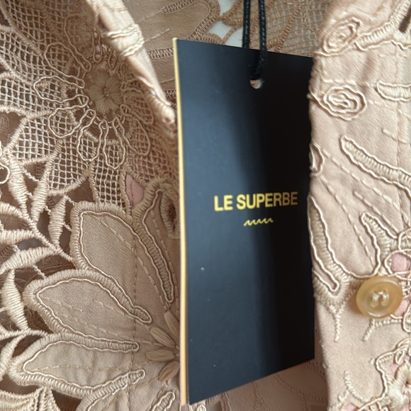 NWT Le Superbe Elegant Lace Floral Tan Top - Picture 7 of 7